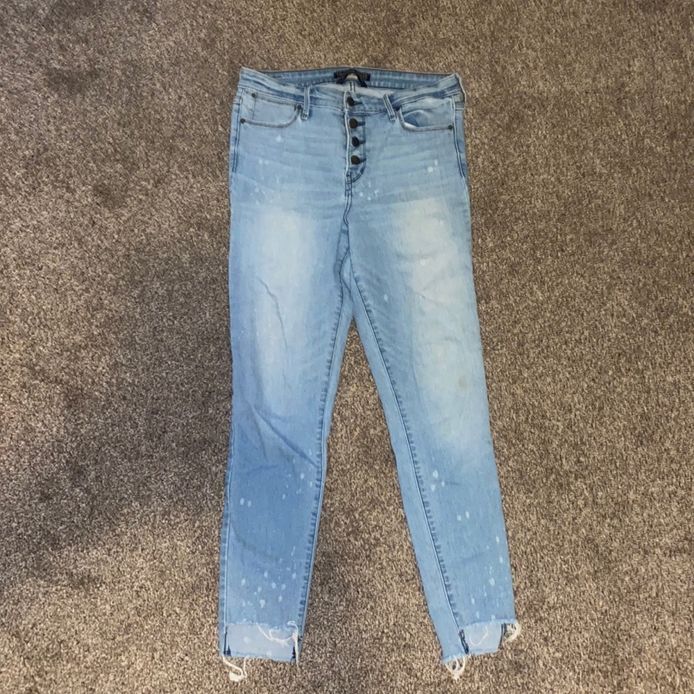 Abercrombie and Fitch - high wasted jeans
